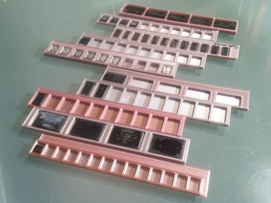 Sorting Trays for SMD Integrated Circuits