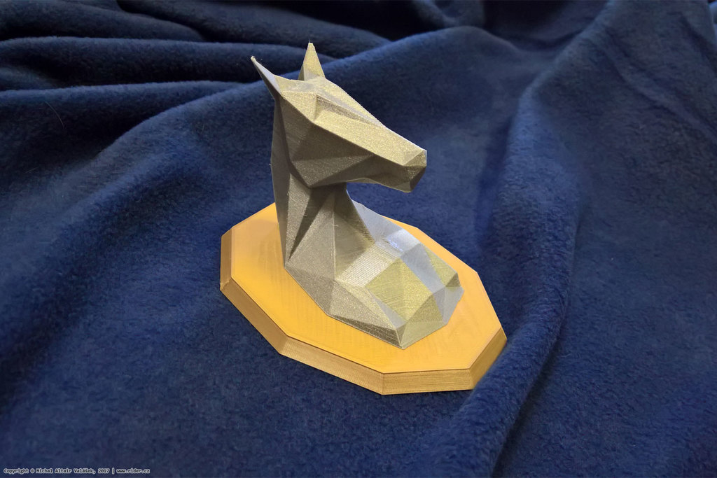 Low-poly Horse Head With Mount
