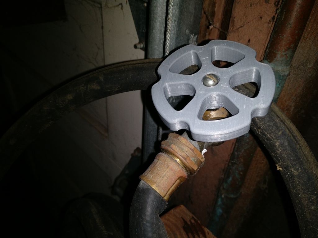 Garage/garden faucet oversize knob