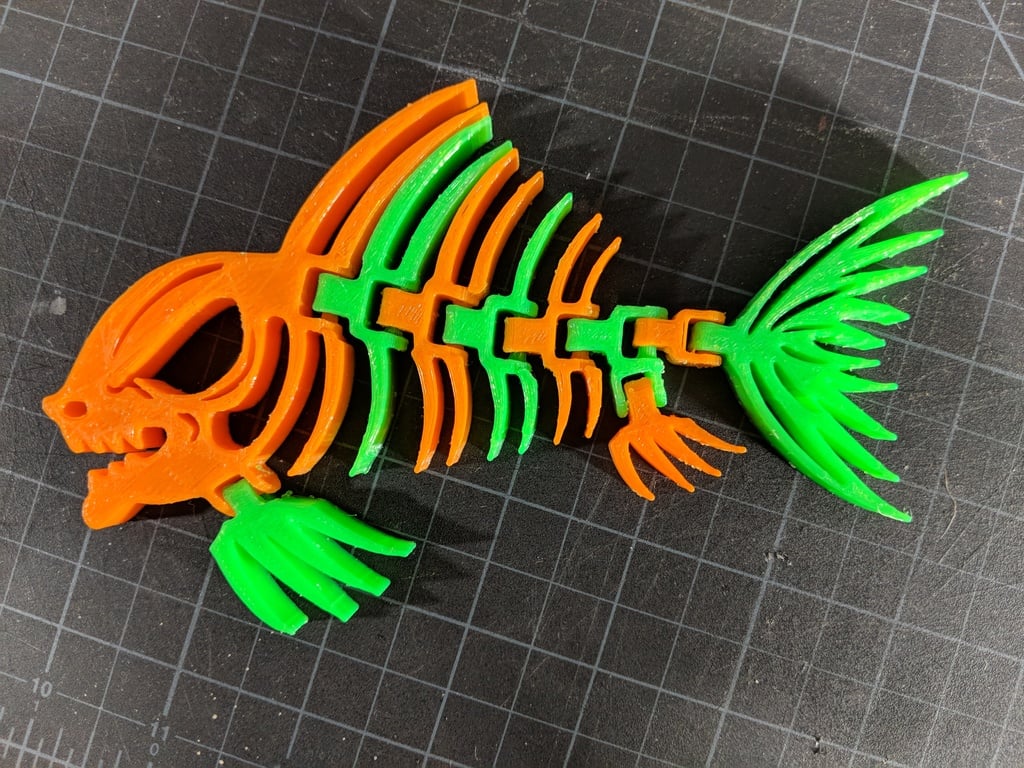 Articulated Piranha Skeleton / Two Color Print / Dual Extrusion