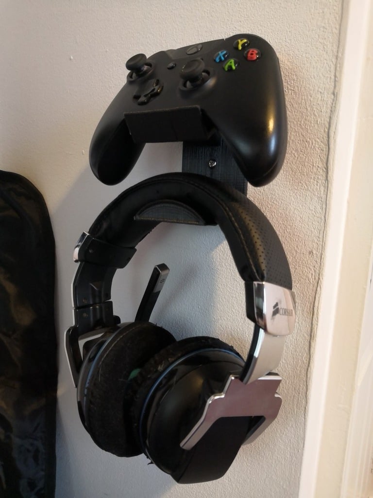 Xbox 1 controller and headset wall mount