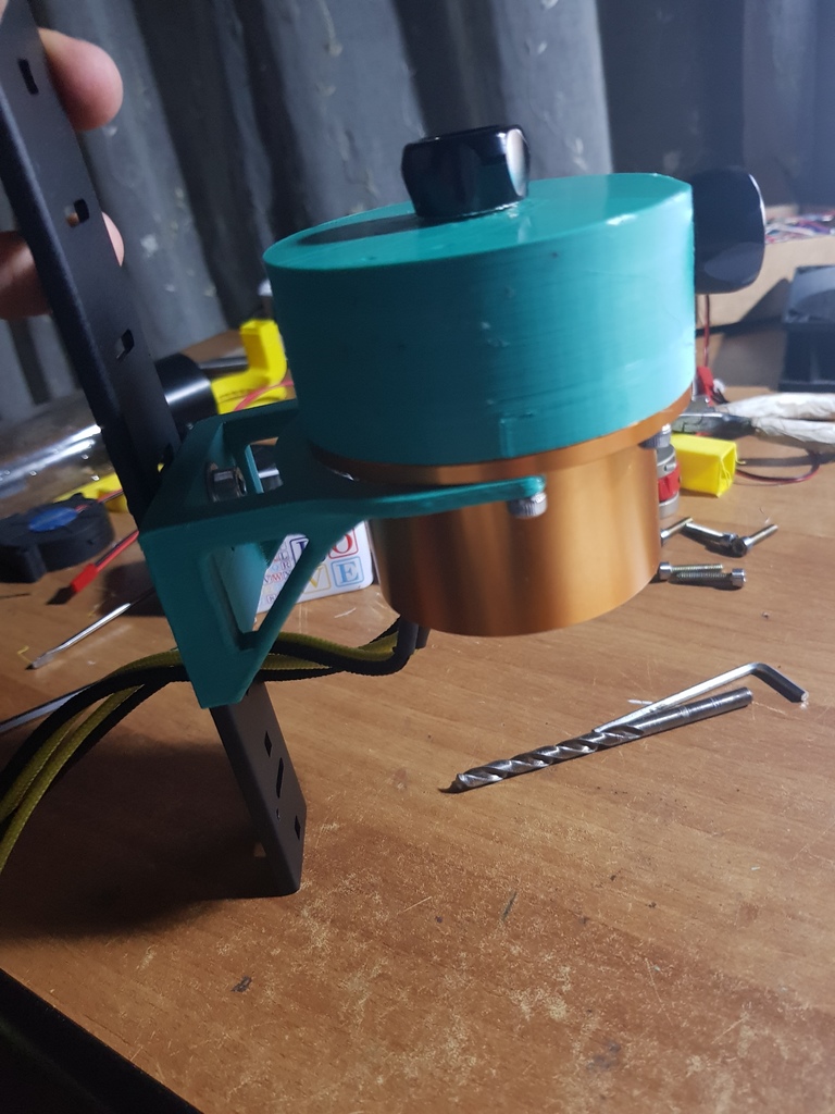 Water cooling pump support  