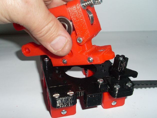 Quick fit extruder latch