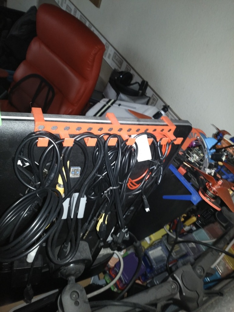 cable tidy (for flat screens)