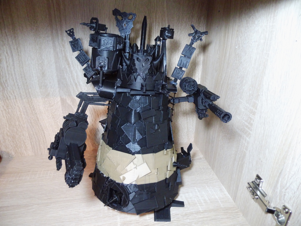 Warhammer 40 k - 28 mm scale ork stompa - fan made