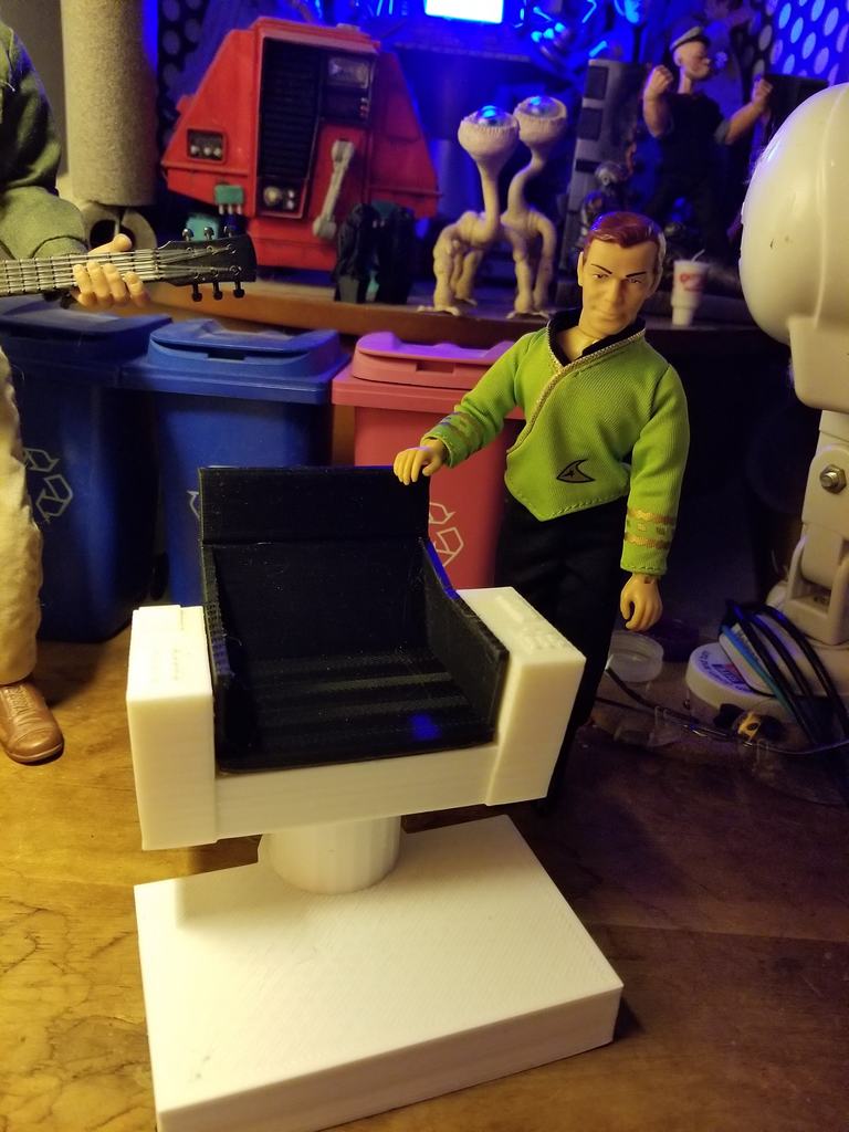 Star Trek TOS Captain's Chair in 1:9 scale for Mego action figures