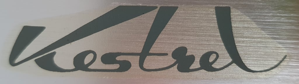 Glasfluegel Kestrel Logo