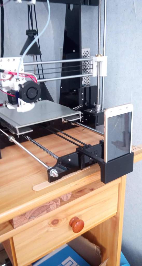 Smartphone holder for 3D printer