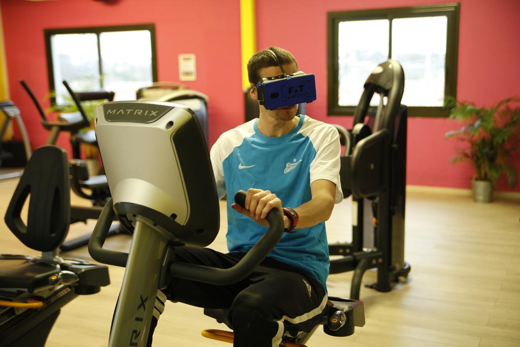 Sport VR glasses (cardboard)