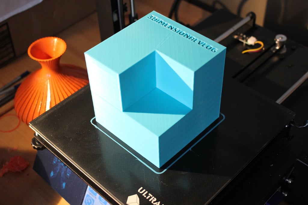 Cube logo of 3Dimensionalvlog