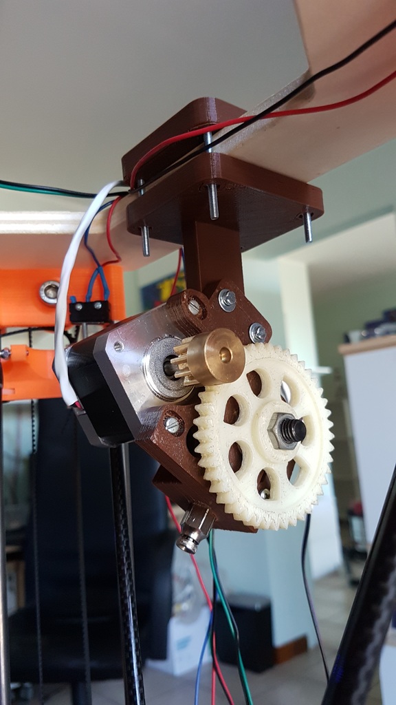 Bowden extruder body with plug hole