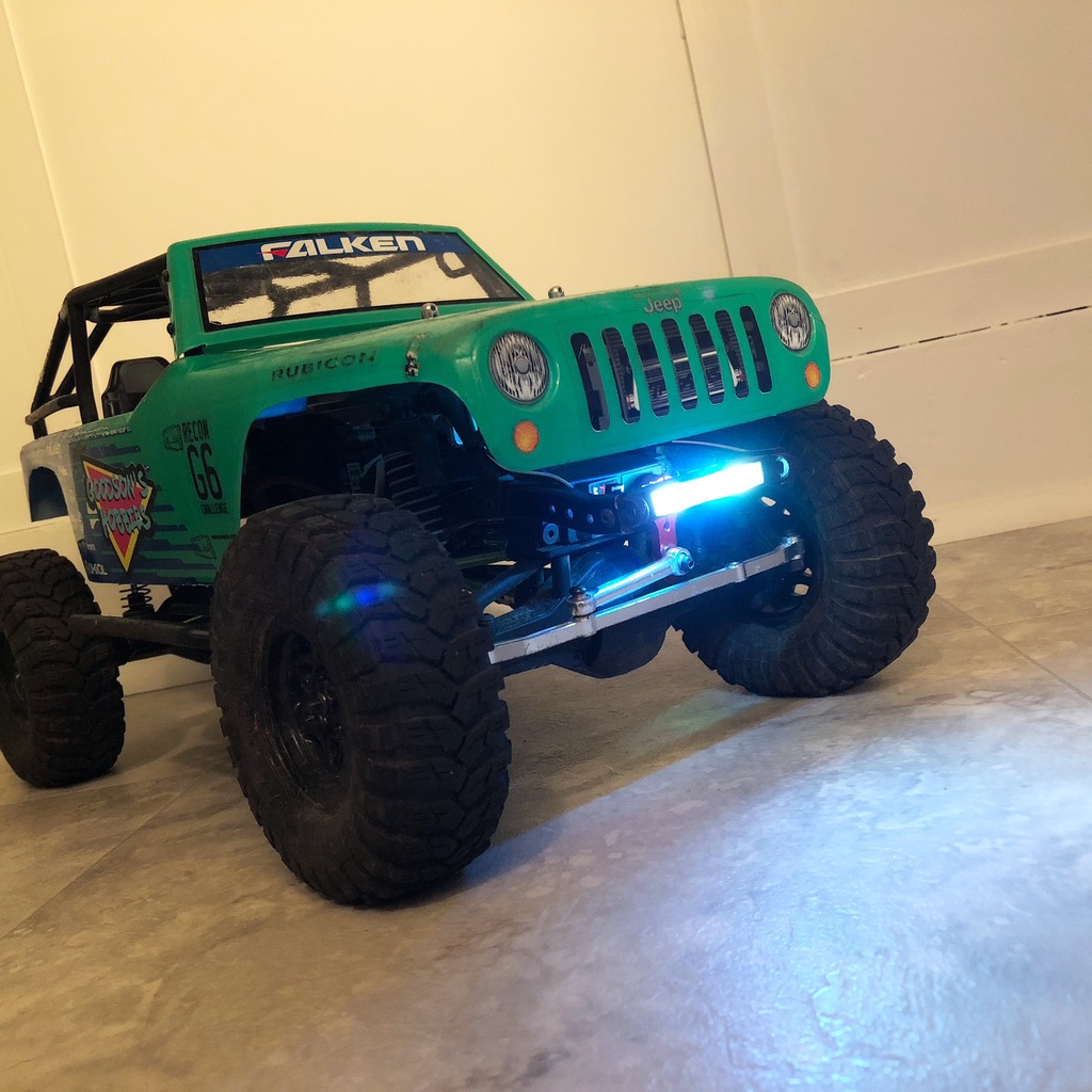 SCX10 Front Cross Bar with Recovery Points and LED Light Bar