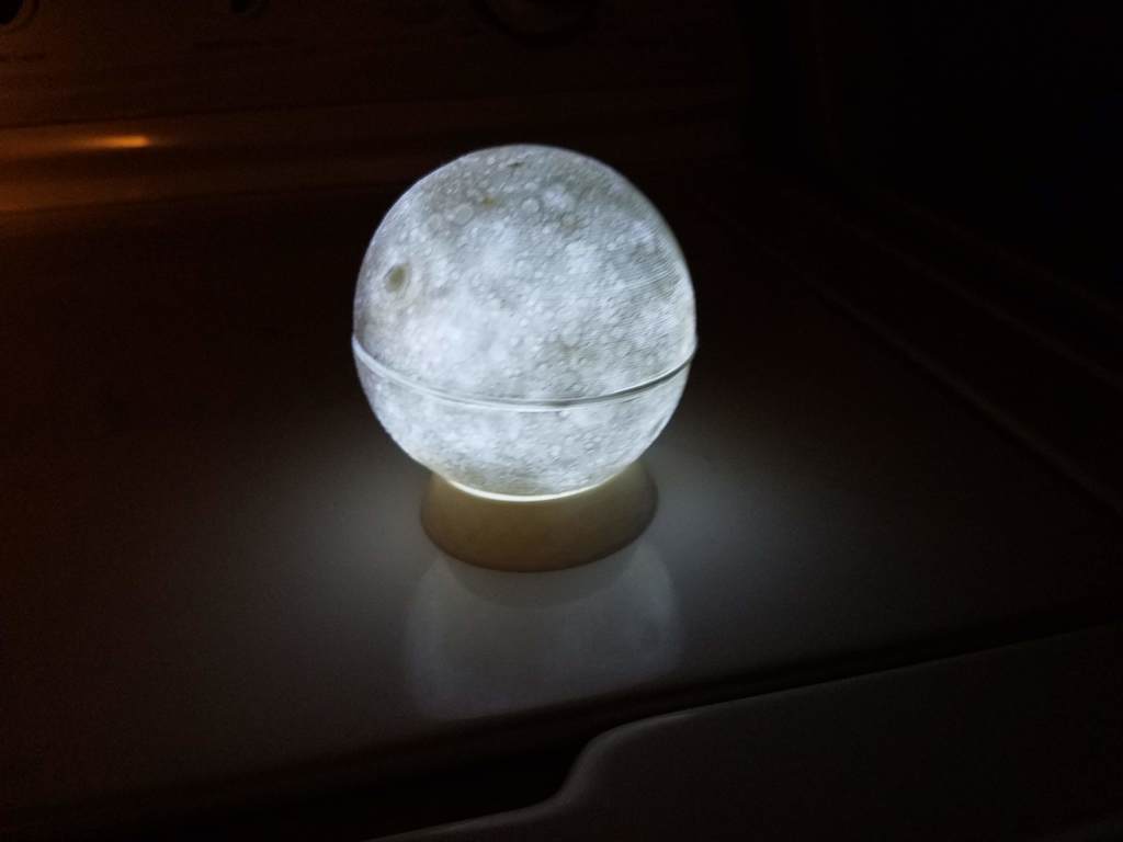 Internal light and power for moon lamp