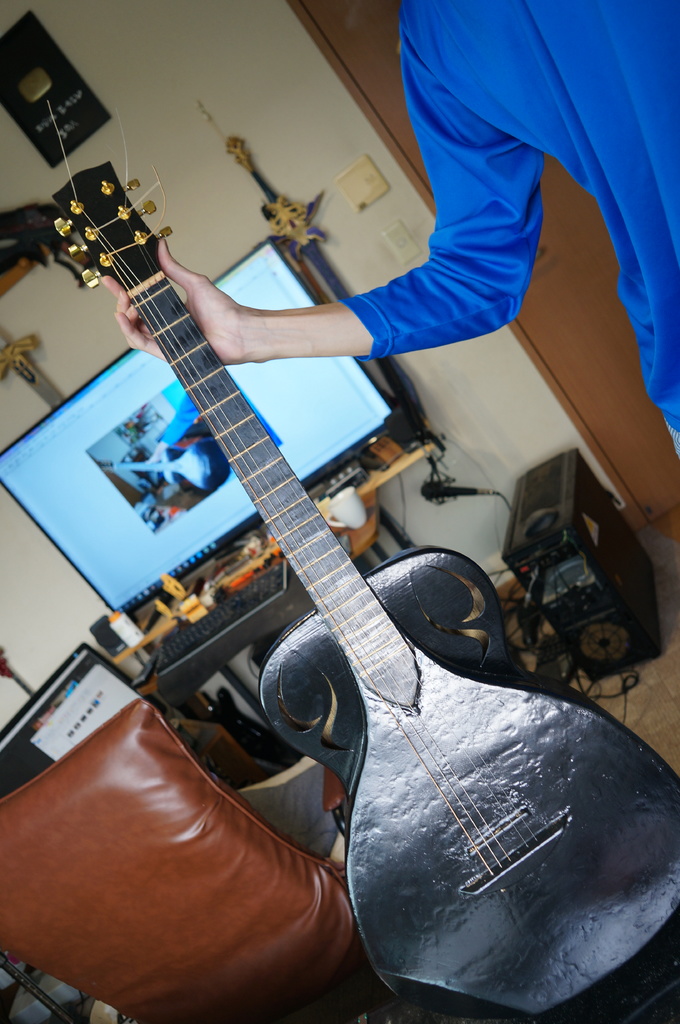3-dimensional top plate guitar