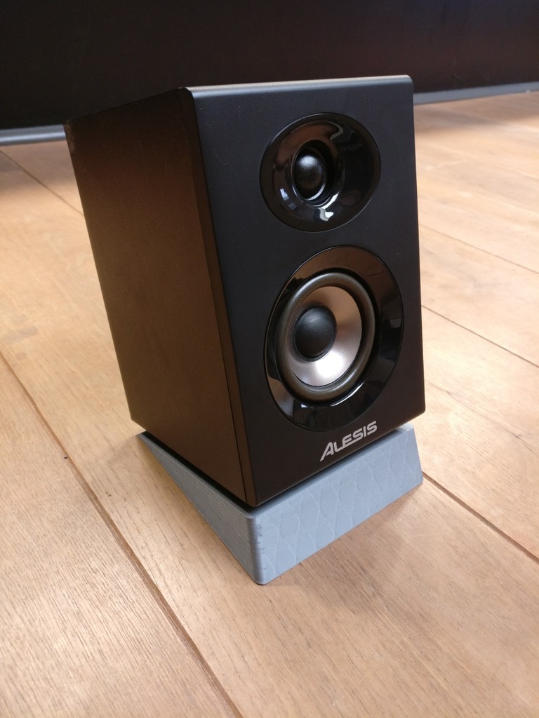 Alesis Elevate 3 speaker stand