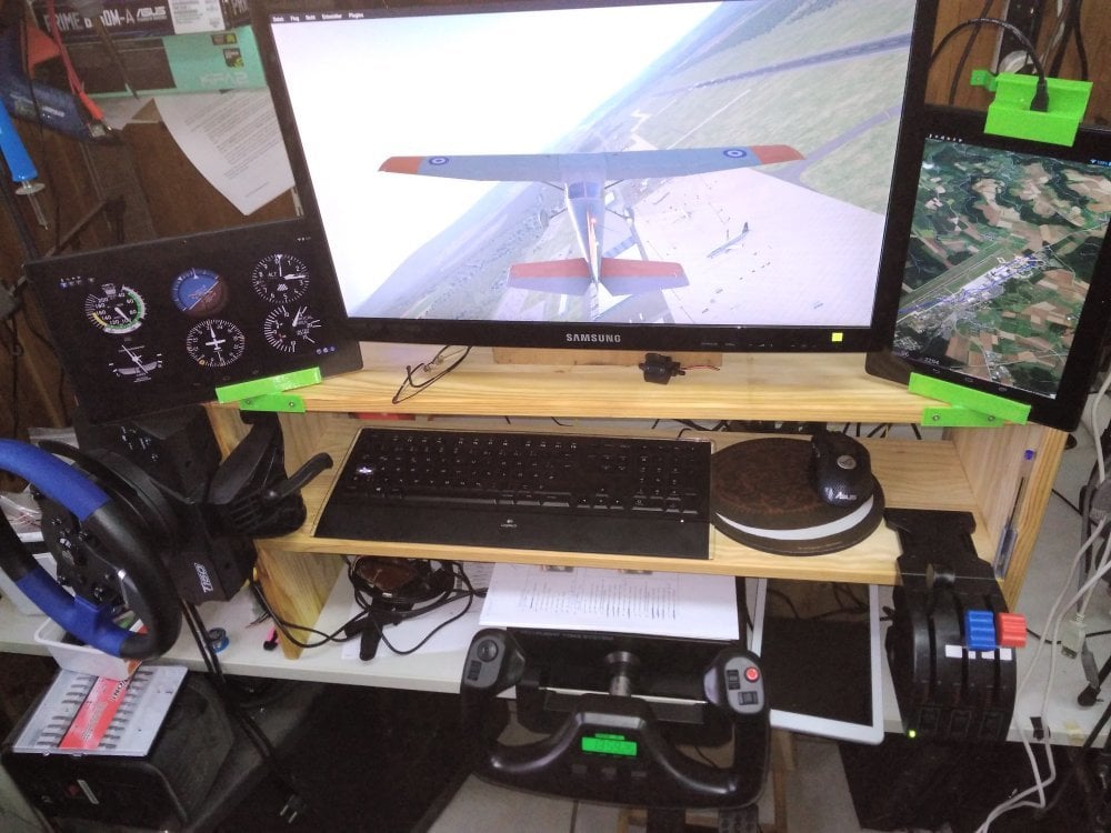 Very simple flight sim tablet mount for X-Plane 11