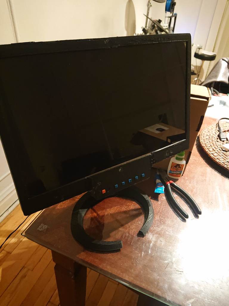 Recycle old laptop's LCD panel - 14''