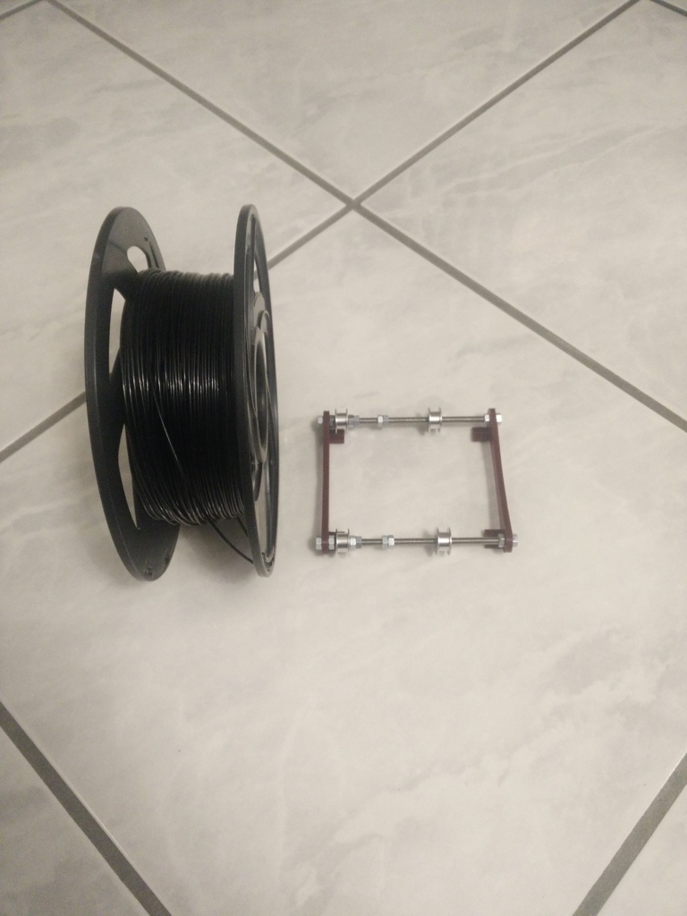Simple & small spool holder 