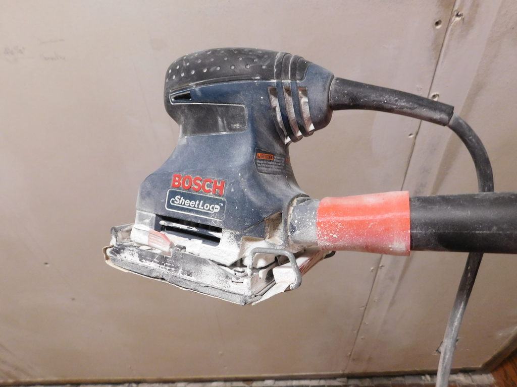 Bosch 1297D quarter sheet sander to 1-1/4" vacuum hose adapter
