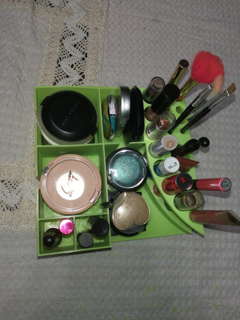 Makeup organizer