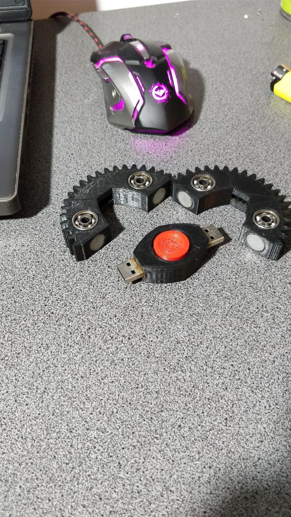 flash drive fidget spinner with mechanical gear design