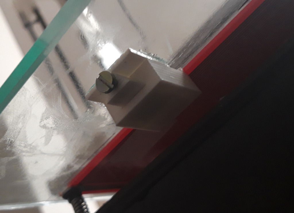 Hotbed glass locking mechanism