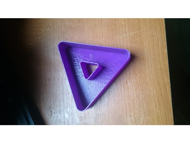 Triangle shaped cookie cutter with optional center hole