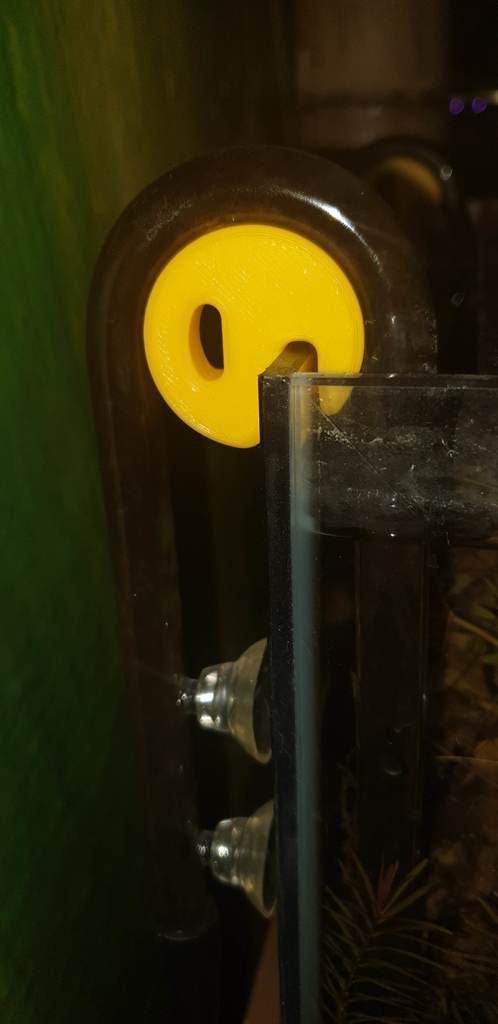 Aquarium pipe holder for 6mm glass
