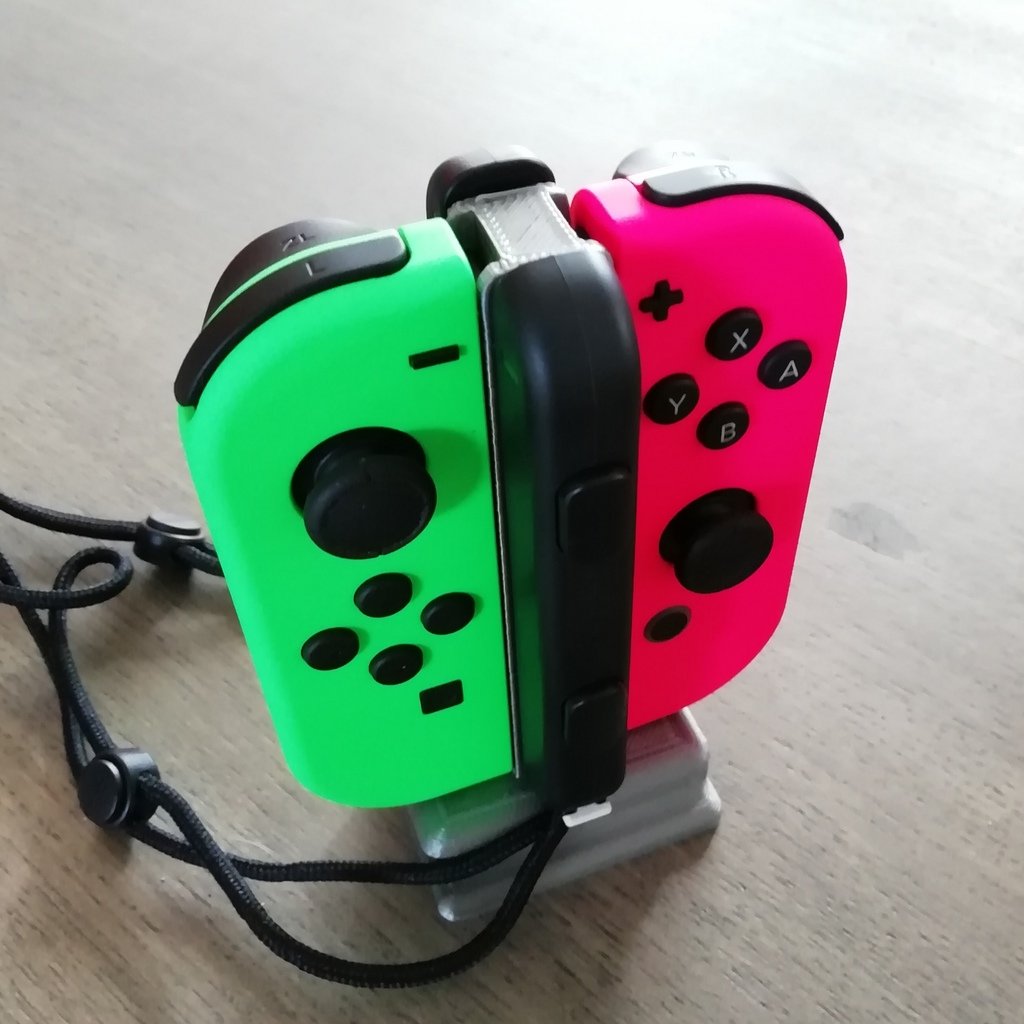 Nintendo Switch - Joy-con and straps stand