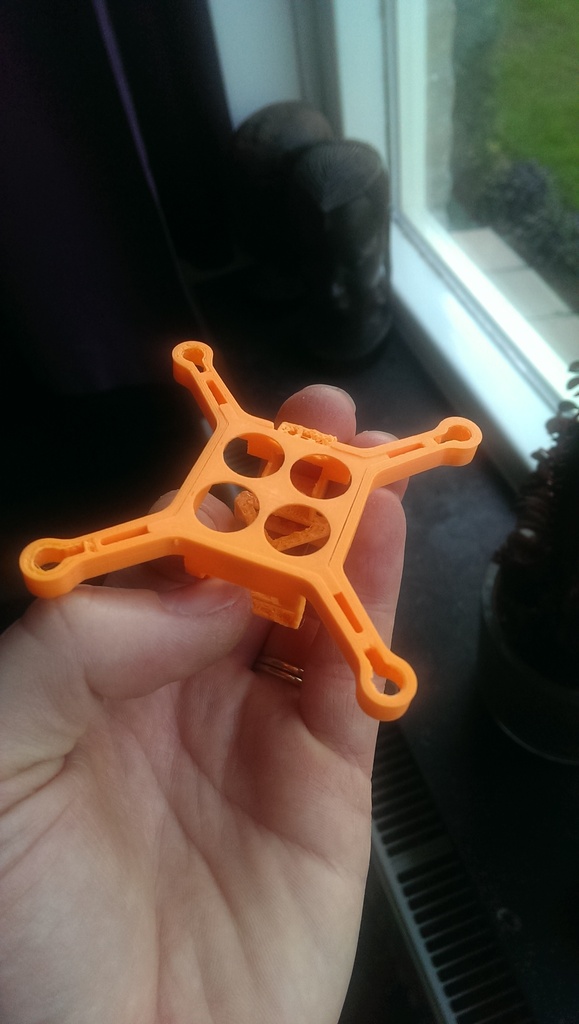 Reinforced version of the L-RCM 10.0 PIXXY: Pocket drone / FPV quad