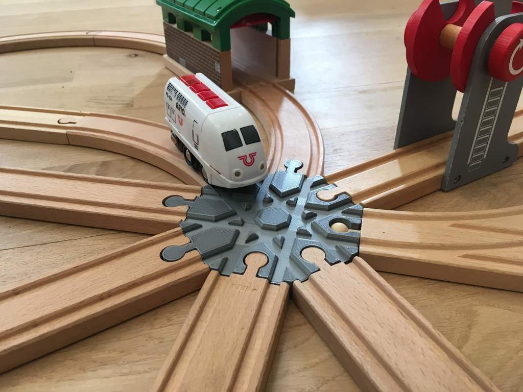 Wooden train track intersection : 8 ways (Brio / Ikea ...) 