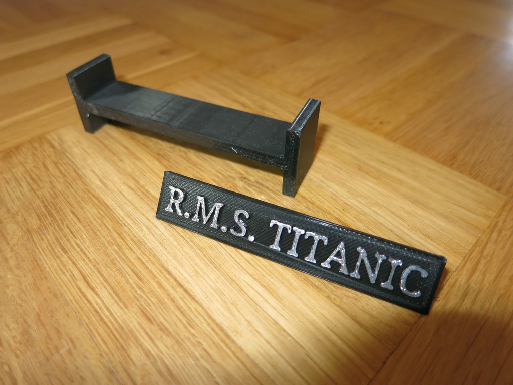 Simple stand for RMS TITANIC - scale 1/1000
