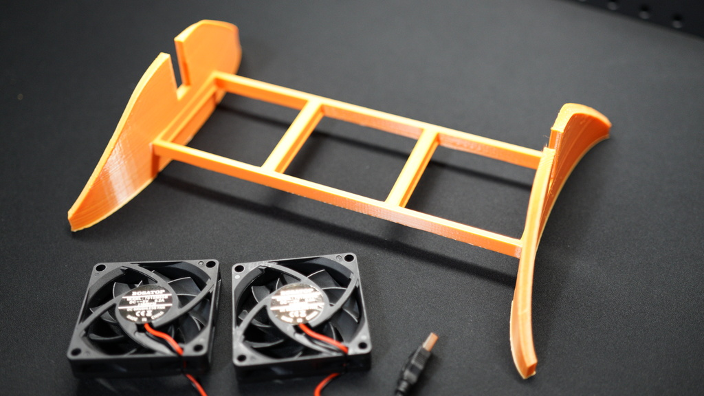 Macbook Pro / Laptop stand with cooling fans