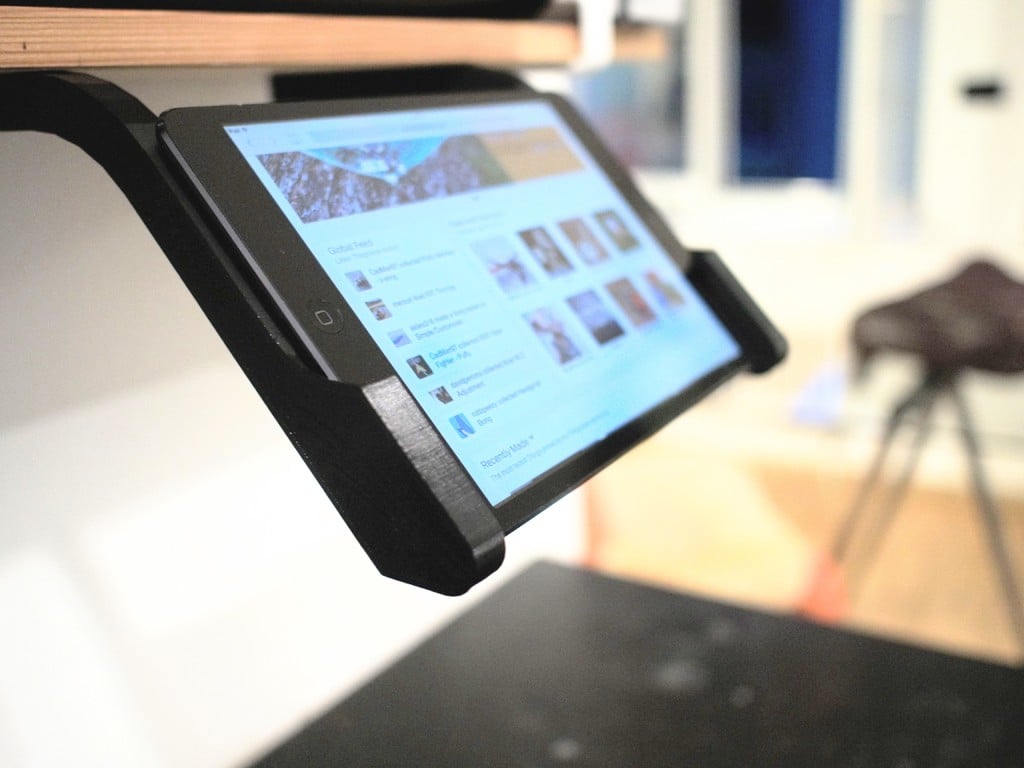 iPad mini – simple shelf mount