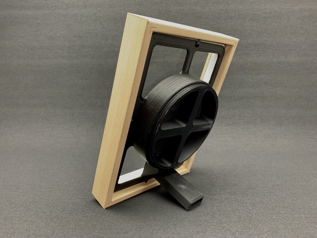 Qi wireless charger insert for 5x7" picture frames