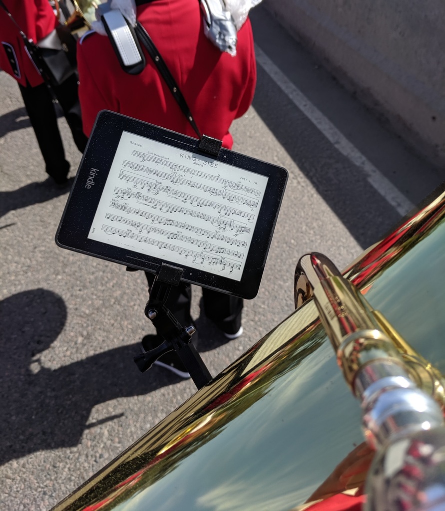 Electronic music stand for marching band