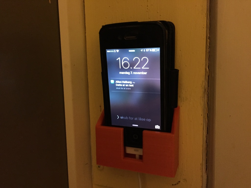 Yet another iPhone wall mount (now both for 30- and 8-pin)