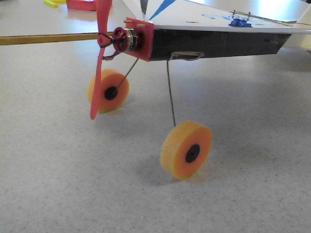 Pool Noodle Wheel hub for RC planes