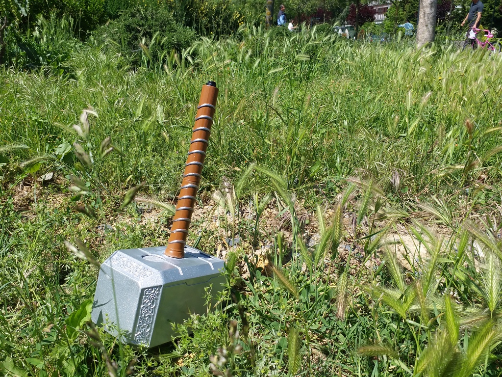 Thor's Hammer - Mjolnir - AC Powerbank