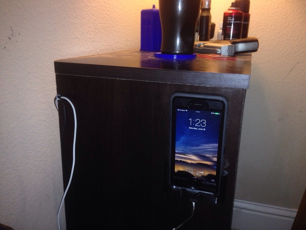 Wall mount for iPhone 6 with Otterbox