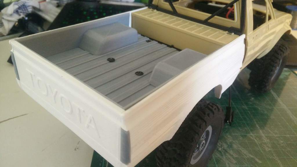 WPL C14 - Toyota Hilux - Truck bed