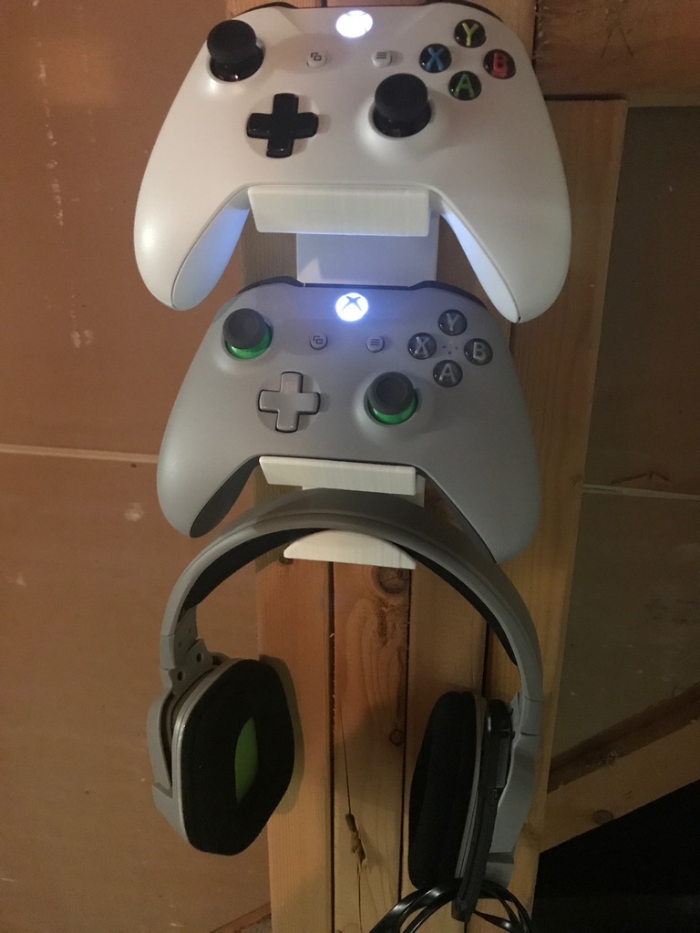 XBOX one remote and headset wall  mount