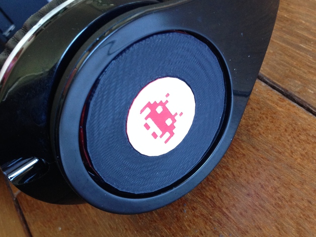 Customizable battery cover and logo for Beats headphones