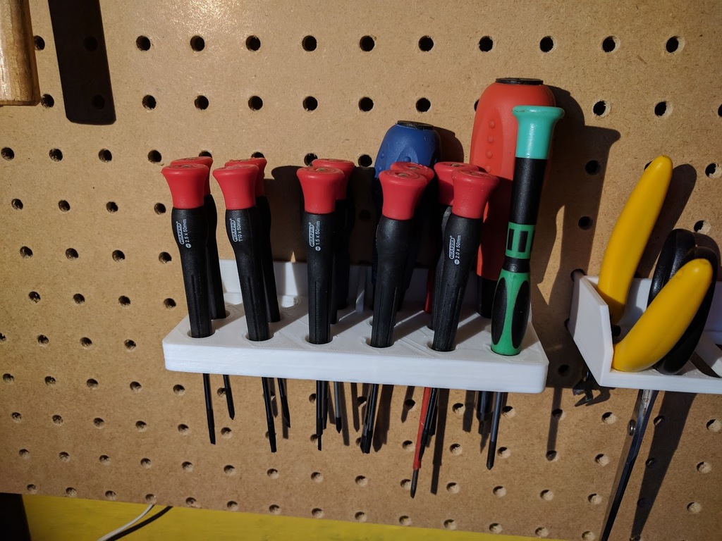 Screwdriver Holder for Pegboard (6 big, 12 small)