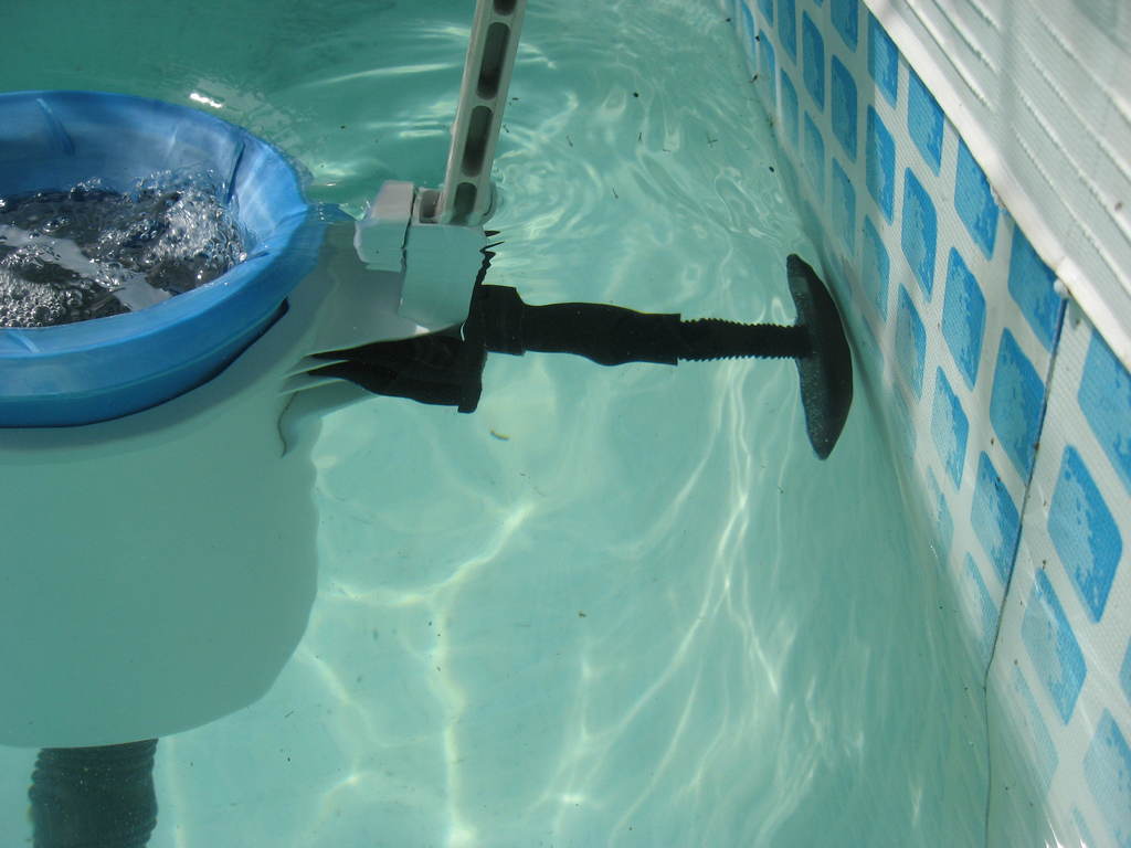 Intex pool Skimmer Stabilizer