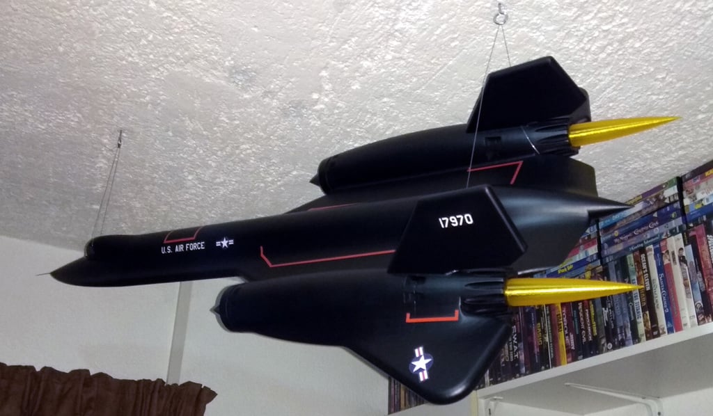 SR-71 Blackbird 1/32 scale - remix/resize of YipYip's thing