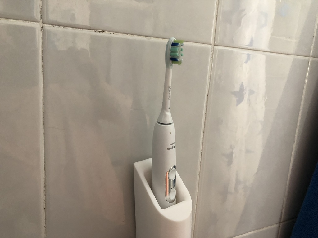 Philips Sonicare toothbrush holder - wall mount with charger