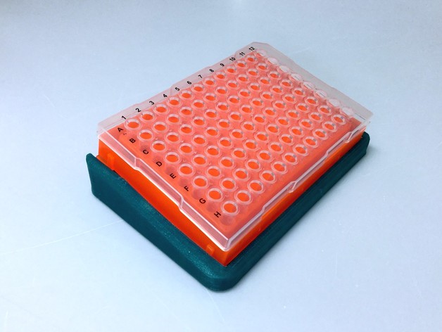 Tilted PCR rack/plate holder