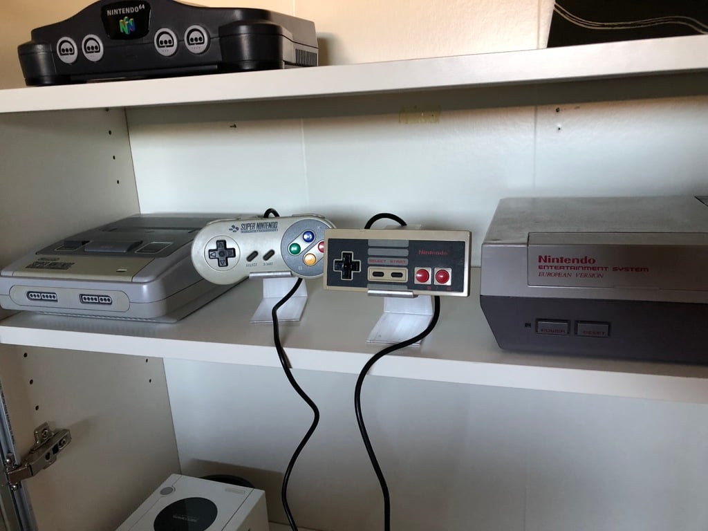 NES / SNES Controller Stand