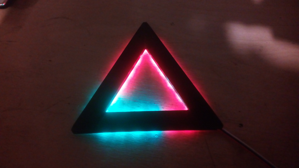 TechNiColor-Triangle (18 Pixels)